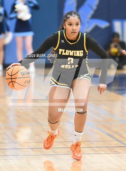 Thumbnail 2 in Deer Valley vs. Flowing Wells (AIA 4A Round 1 Playoff) photogallery.