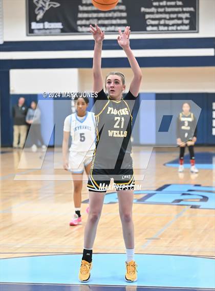 Thumbnail 1 in Deer Valley vs. Flowing Wells (AIA 4A Round 1 Playoff) photogallery.