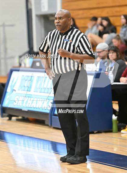 Thumbnail 2 in Deer Valley vs. Flowing Wells (AIA 4A Round 1 Playoff) photogallery.