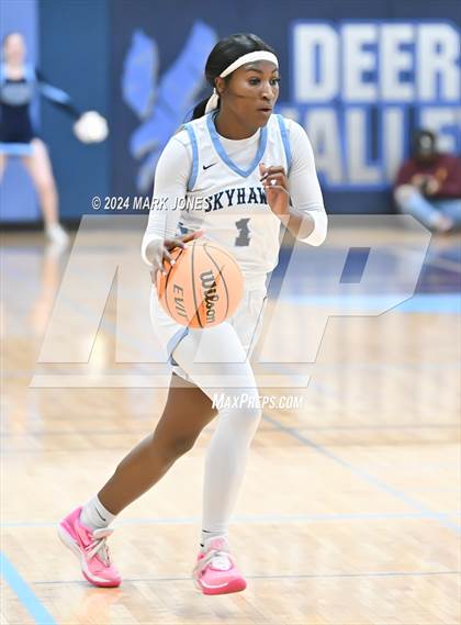 Thumbnail 3 in Deer Valley vs. Flowing Wells (AIA 4A Round 1 Playoff) photogallery.