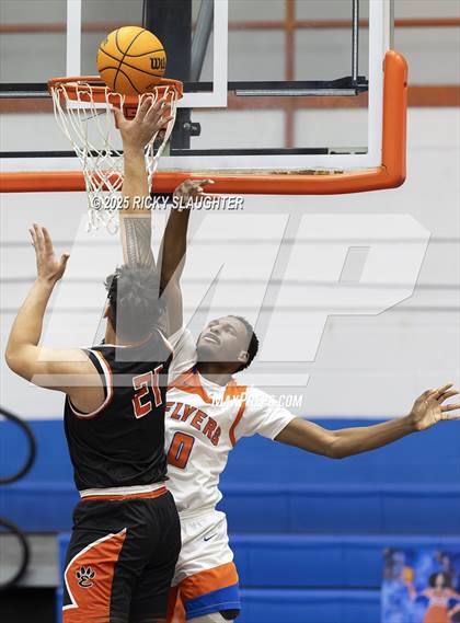 Thumbnail 2 in Edwardsville vs East St. Louis photogallery.