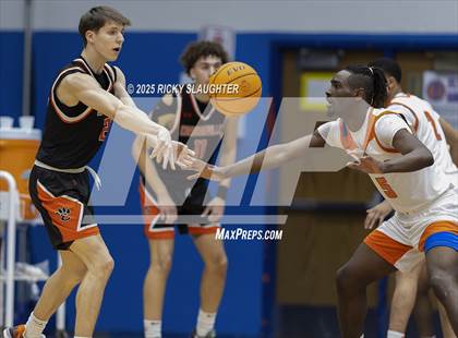 Thumbnail 2 in Edwardsville vs East St. Louis photogallery.