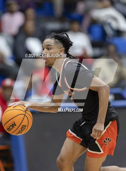 Thumbnail 2 in Edwardsville vs East St. Louis photogallery.