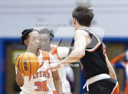 Thumbnail 1 in Edwardsville vs East St. Louis photogallery.