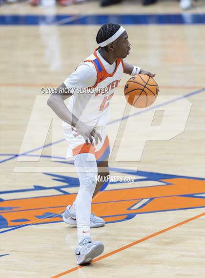 Thumbnail 1 in Edwardsville vs East St. Louis photogallery.