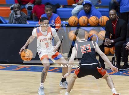 Thumbnail 3 in Edwardsville vs East St. Louis photogallery.