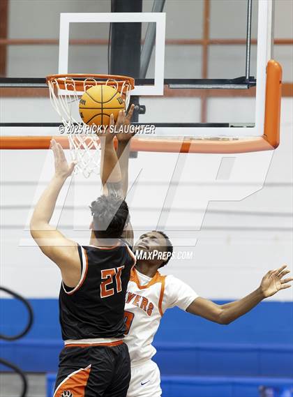 Thumbnail 1 in Edwardsville vs East St. Louis photogallery.