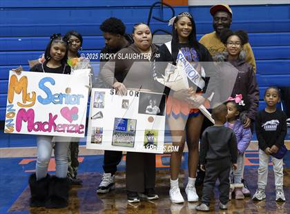 Thumbnail 2 in Edwardsville vs East St. Louis photogallery.