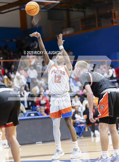 Thumbnail 3 in Edwardsville vs East St. Louis photogallery.