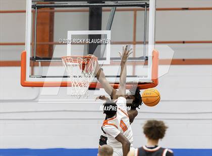 Thumbnail 1 in Edwardsville vs East St. Louis photogallery.