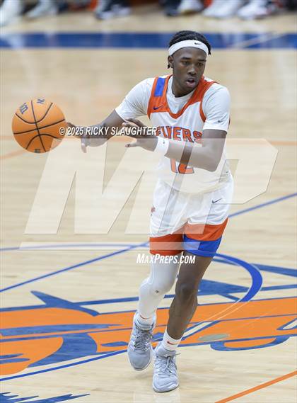Thumbnail 1 in Edwardsville vs East St. Louis photogallery.