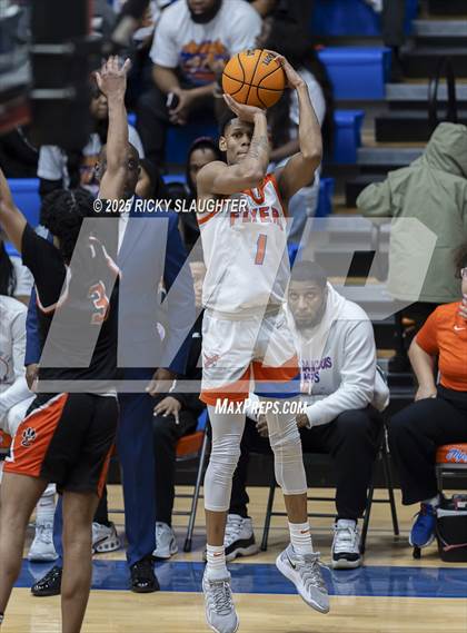 Thumbnail 3 in Edwardsville vs East St. Louis photogallery.
