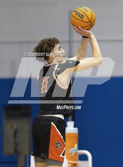 Thumbnail 2 in Edwardsville vs East St. Louis photogallery.
