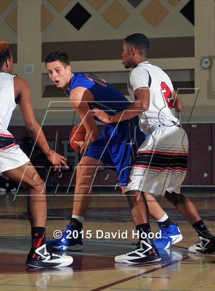 Thumbnail 2 in Jonesboro vs. Bishop Gorman (MaxPreps Holiday Classic) photogallery.