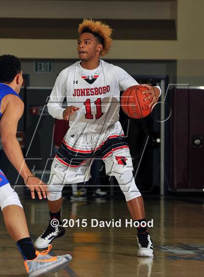 Thumbnail 2 in Jonesboro vs. Bishop Gorman (MaxPreps Holiday Classic) photogallery.