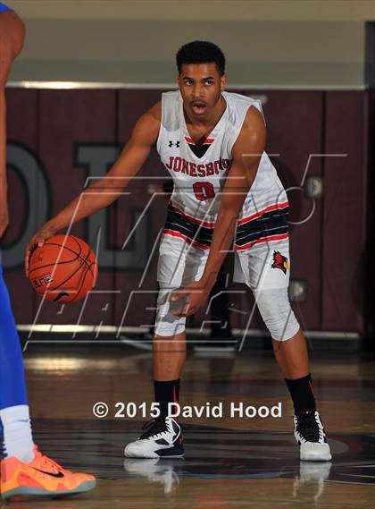 Thumbnail 1 in Jonesboro vs. Bishop Gorman (MaxPreps Holiday Classic) photogallery.