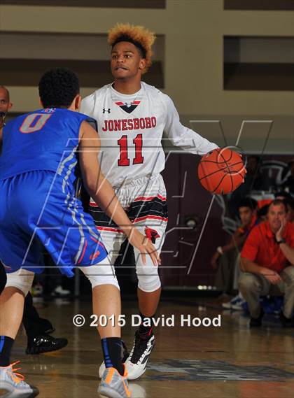 Thumbnail 3 in Jonesboro vs. Bishop Gorman (MaxPreps Holiday Classic) photogallery.