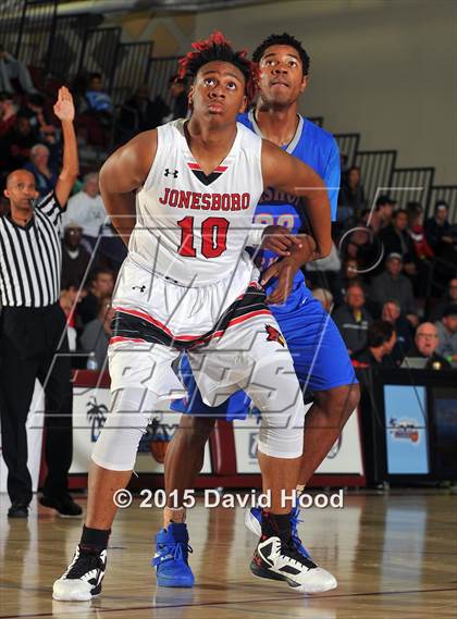 Thumbnail 3 in Jonesboro vs. Bishop Gorman (MaxPreps Holiday Classic) photogallery.