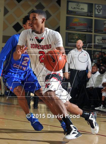 Thumbnail 1 in Jonesboro vs. Bishop Gorman (MaxPreps Holiday Classic) photogallery.