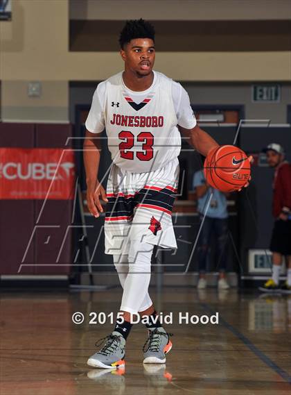Thumbnail 2 in Jonesboro vs. Bishop Gorman (MaxPreps Holiday Classic) photogallery.