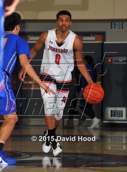 Thumbnail 2 in Jonesboro vs. Bishop Gorman (MaxPreps Holiday Classic) photogallery.