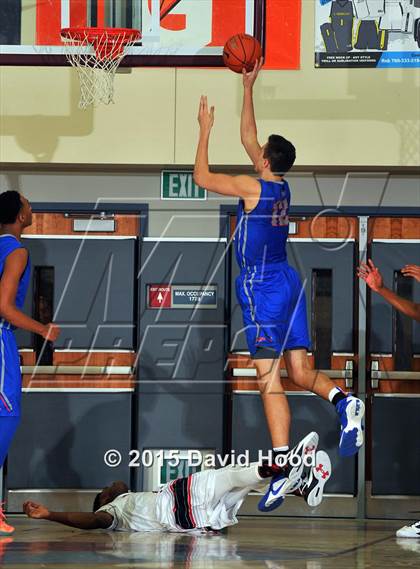 Thumbnail 2 in Jonesboro vs. Bishop Gorman (MaxPreps Holiday Classic) photogallery.