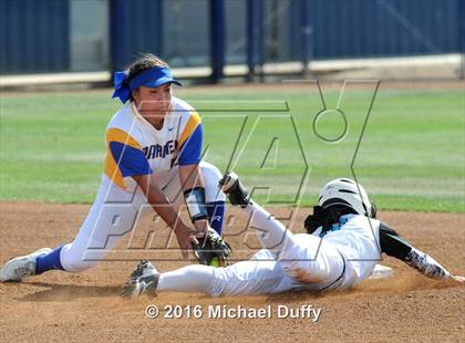 Thumbnail 3 in Orange Cove vs. Parlier (CIF Central Section Division VI Final) photogallery.