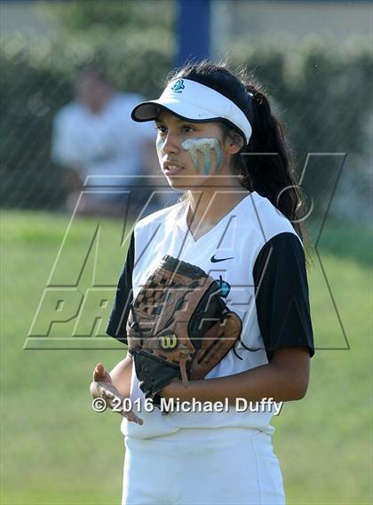 Thumbnail 1 in Orange Cove vs. Parlier (CIF Central Section Division VI Final) photogallery.