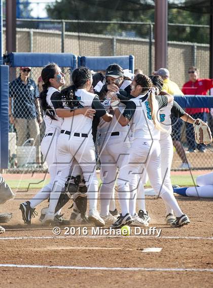 Thumbnail 1 in Orange Cove vs. Parlier (CIF Central Section Division VI Final) photogallery.
