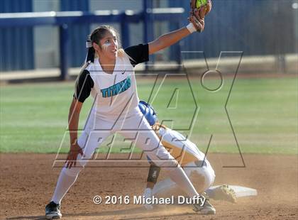 Thumbnail 2 in Orange Cove vs. Parlier (CIF Central Section Division VI Final) photogallery.