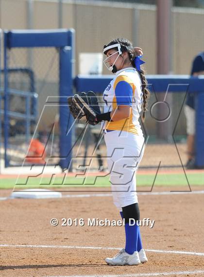Thumbnail 2 in Orange Cove vs. Parlier (CIF Central Section Division VI Final) photogallery.