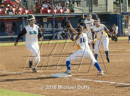 Thumbnail 1 in Orange Cove vs. Parlier (CIF Central Section Division VI Final) photogallery.