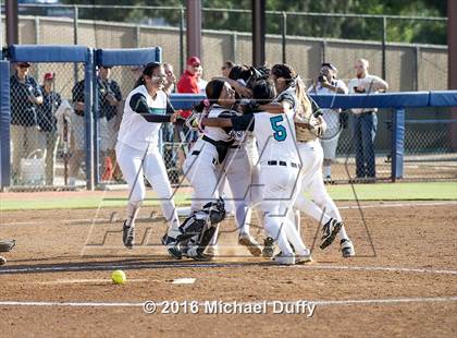 Thumbnail 2 in Orange Cove vs. Parlier (CIF Central Section Division VI Final) photogallery.