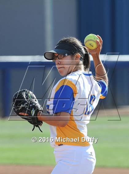Thumbnail 3 in Orange Cove vs. Parlier (CIF Central Section Division VI Final) photogallery.
