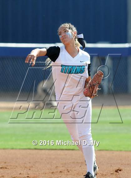 Thumbnail 3 in Orange Cove vs. Parlier (CIF Central Section Division VI Final) photogallery.