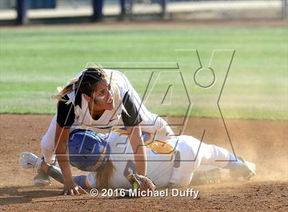 Thumbnail 1 in Orange Cove vs. Parlier (CIF Central Section Division VI Final) photogallery.