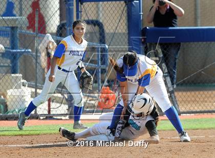 Thumbnail 1 in Orange Cove vs. Parlier (CIF Central Section Division VI Final) photogallery.