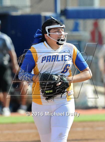 Thumbnail 1 in Orange Cove vs. Parlier (CIF Central Section Division VI Final) photogallery.