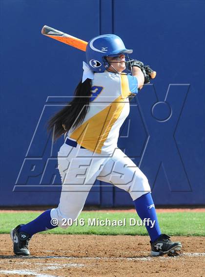Thumbnail 1 in Orange Cove vs. Parlier (CIF Central Section Division VI Final) photogallery.