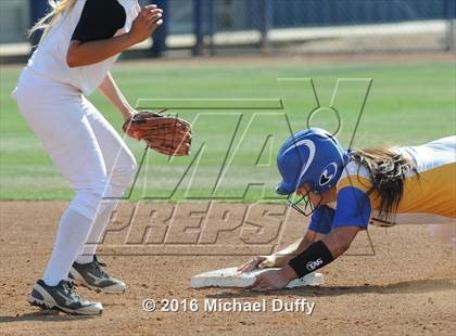 Thumbnail 2 in Orange Cove vs. Parlier (CIF Central Section Division VI Final) photogallery.