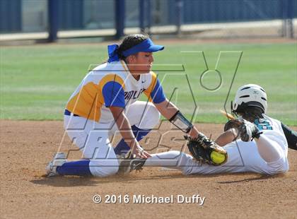 Thumbnail 2 in Orange Cove vs. Parlier (CIF Central Section Division VI Final) photogallery.