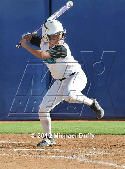 Thumbnail 2 in Orange Cove vs. Parlier (CIF Central Section Division VI Final) photogallery.
