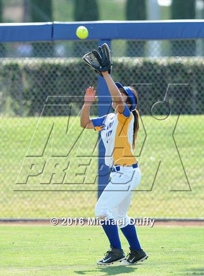 Thumbnail 3 in Orange Cove vs. Parlier (CIF Central Section Division VI Final) photogallery.