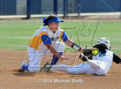 Thumbnail 1 in Orange Cove vs. Parlier (CIF Central Section Division VI Final) photogallery.