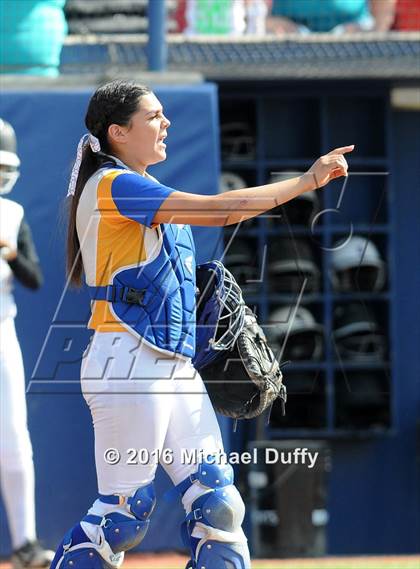 Thumbnail 1 in Orange Cove vs. Parlier (CIF Central Section Division VI Final) photogallery.