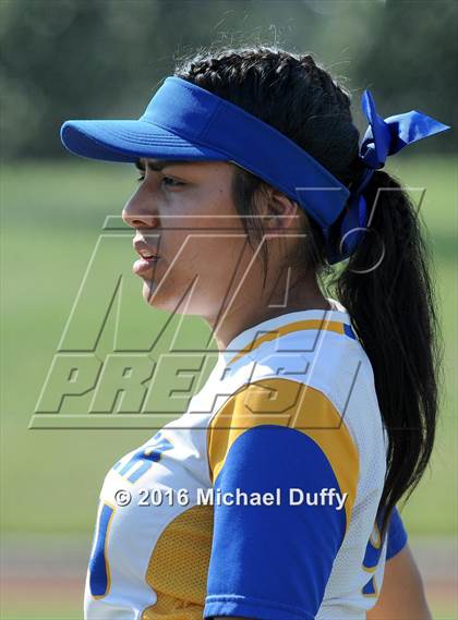 Thumbnail 2 in Orange Cove vs. Parlier (CIF Central Section Division VI Final) photogallery.