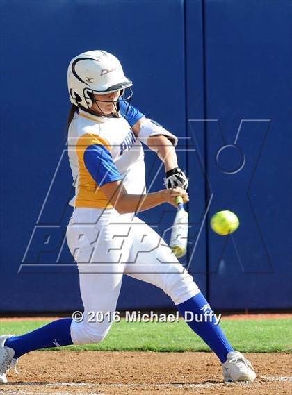 Thumbnail 2 in Orange Cove vs. Parlier (CIF Central Section Division VI Final) photogallery.