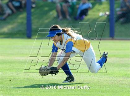 Thumbnail 2 in Orange Cove vs. Parlier (CIF Central Section Division VI Final) photogallery.
