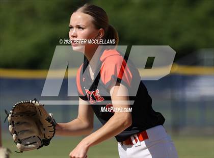 Thumbnail 2 in Keene vs Winnacunnet (NHIAA Division I Round 1) photogallery.