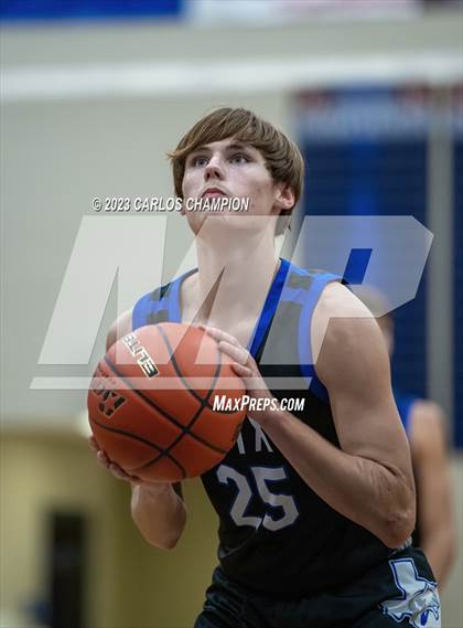 Thumbnail 3 in Whitney @ Lampasas photogallery.